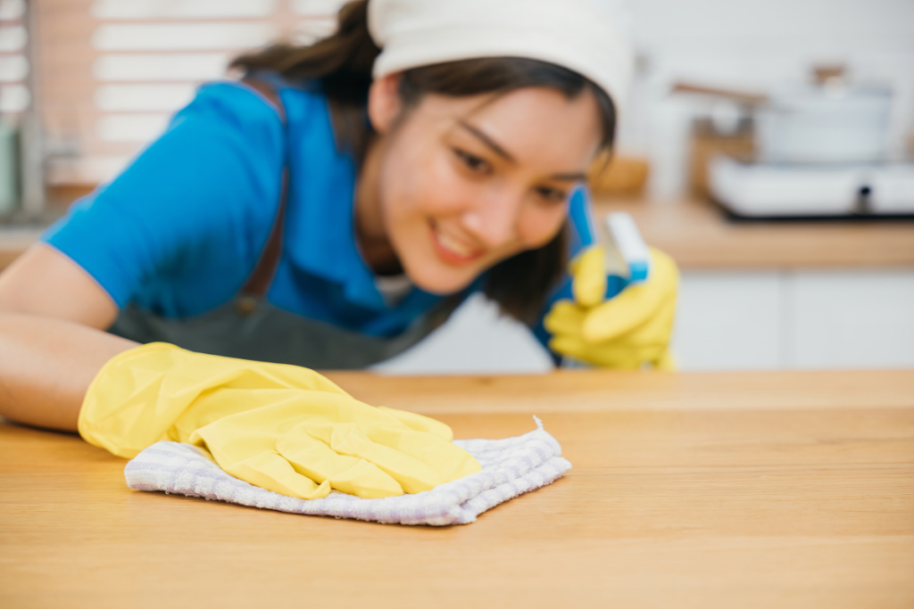 Cleaning lady dubai abudhabi